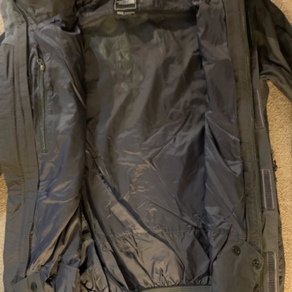 (Limited Edition) North Face Shell Jacket - Picture 4 of 8